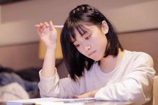 娱乐吃瓜沈月,娱乐圈的“吃瓜”小能手，揭秘明星幕后故事